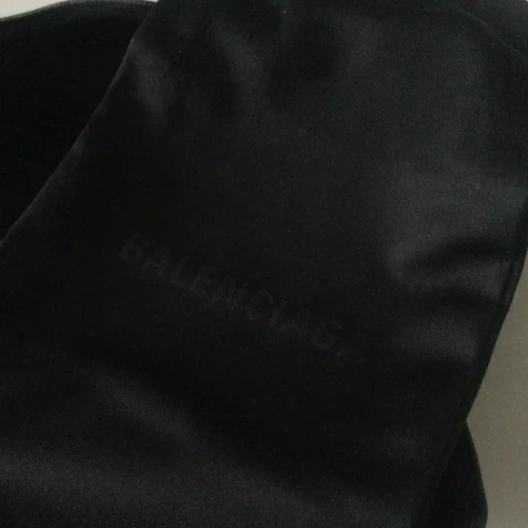 BALENCIAGA EXTRA LARGE BLACK LEATHER SUNGLASSES CASE WITH DRAWSTRING POUCH NEW - Picture 7 of 10